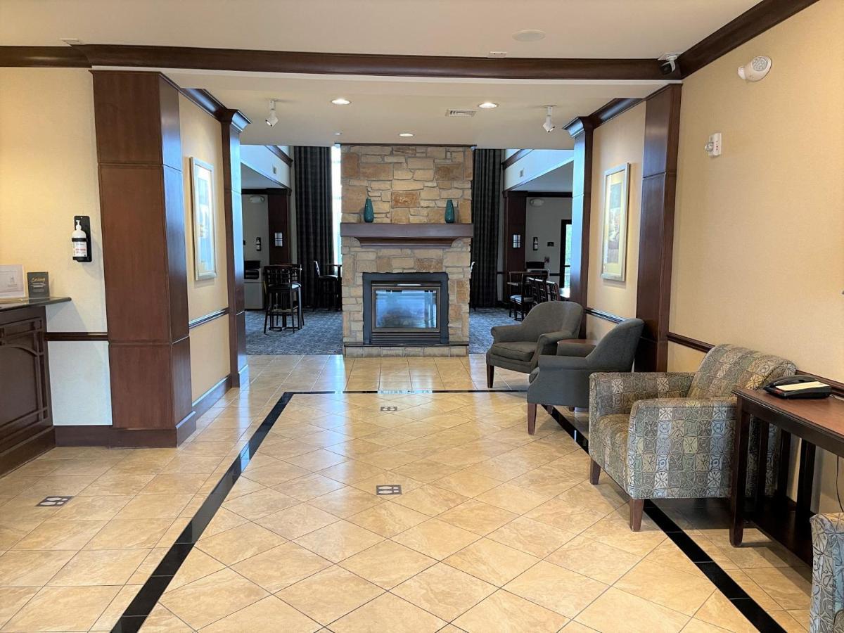 Staybridge Suites Milwaukee West-Oconomowoc By Ihg Exterior foto
