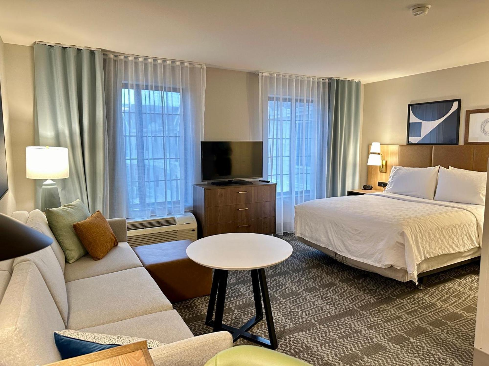 Staybridge Suites Milwaukee West-Oconomowoc By Ihg Exterior foto