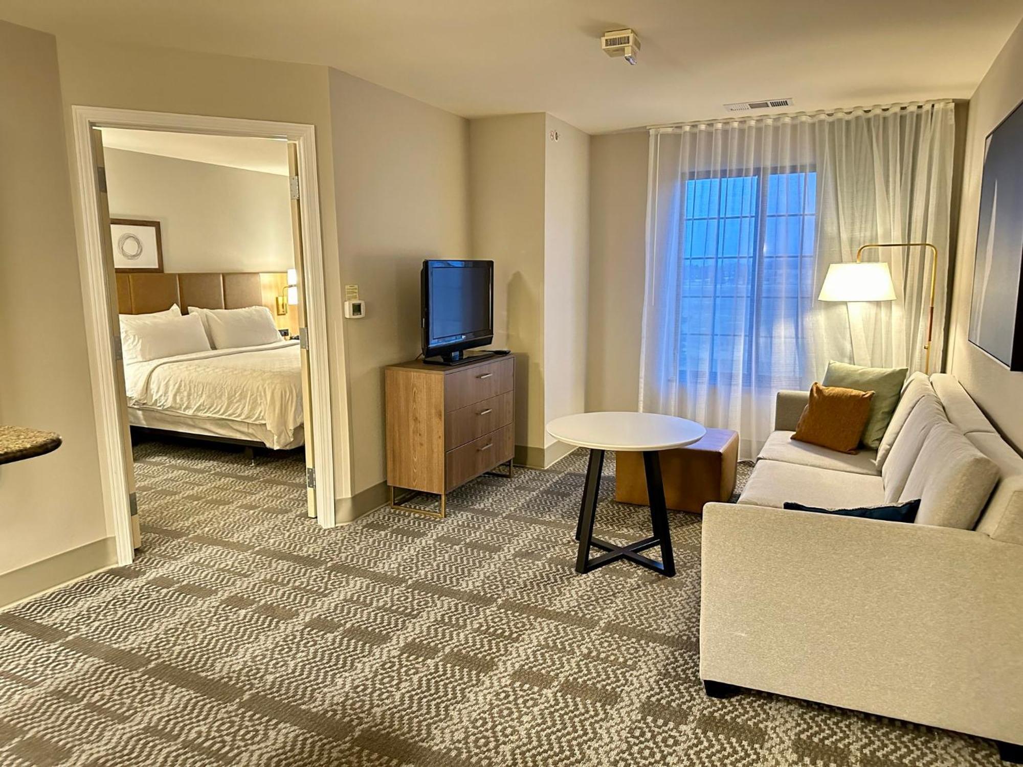 Staybridge Suites Milwaukee West-Oconomowoc By Ihg Exterior foto