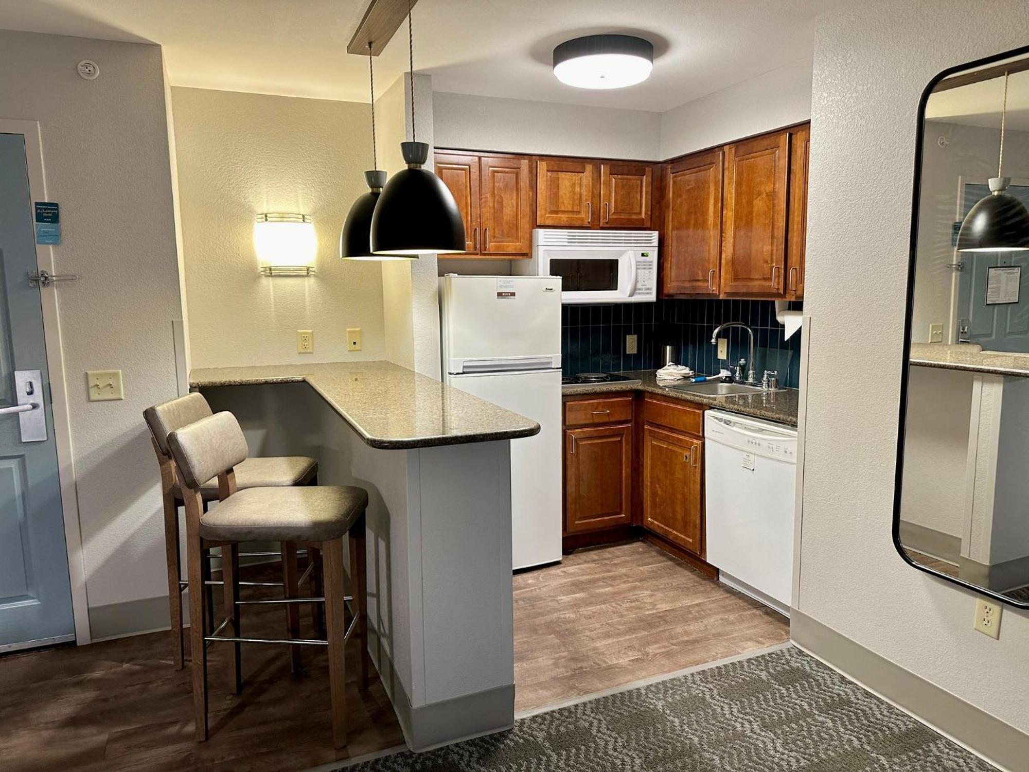 Staybridge Suites Milwaukee West-Oconomowoc By Ihg Exterior foto