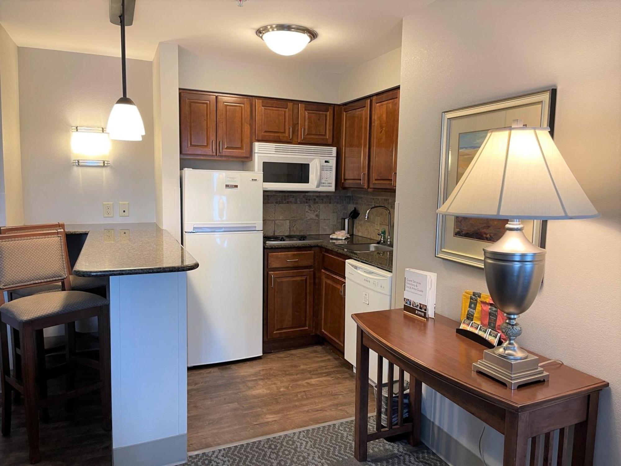Staybridge Suites Milwaukee West-Oconomowoc By Ihg Exterior foto